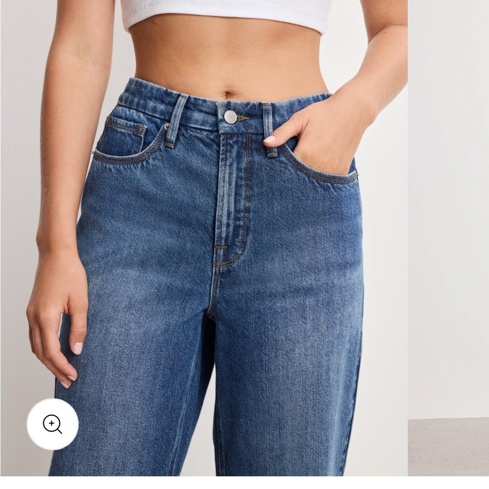 Good American baggy jeans